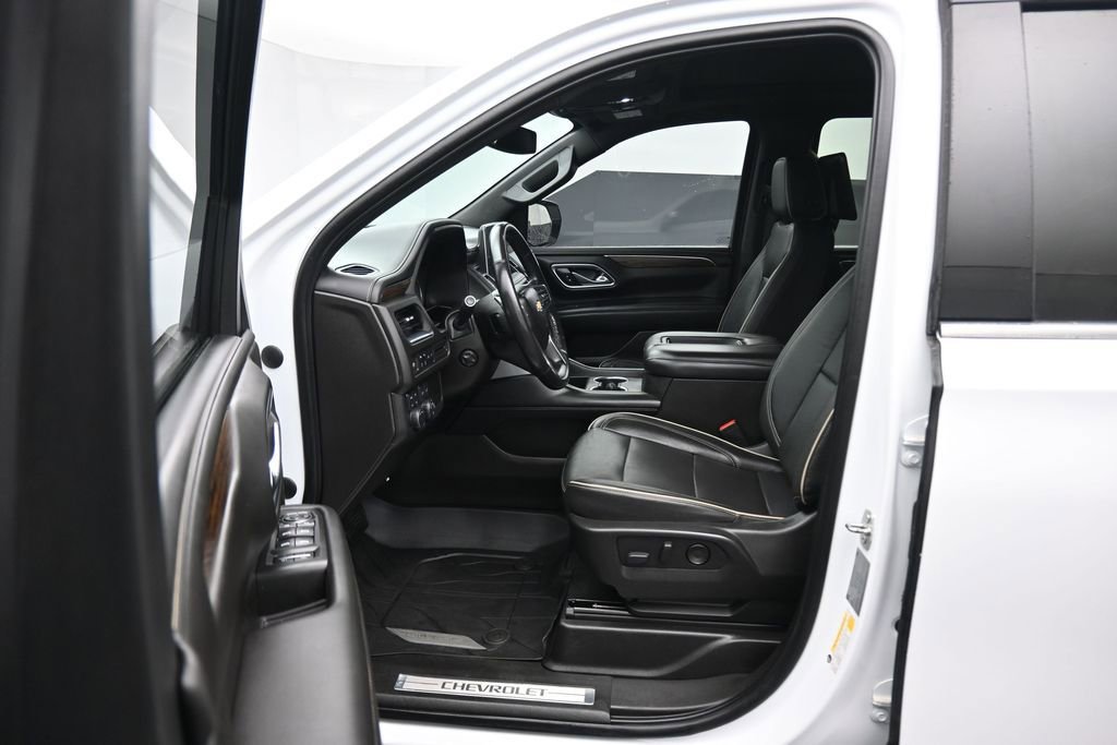 Used 2021 Chevrolet Suburban Premier AWD/4WD image 12