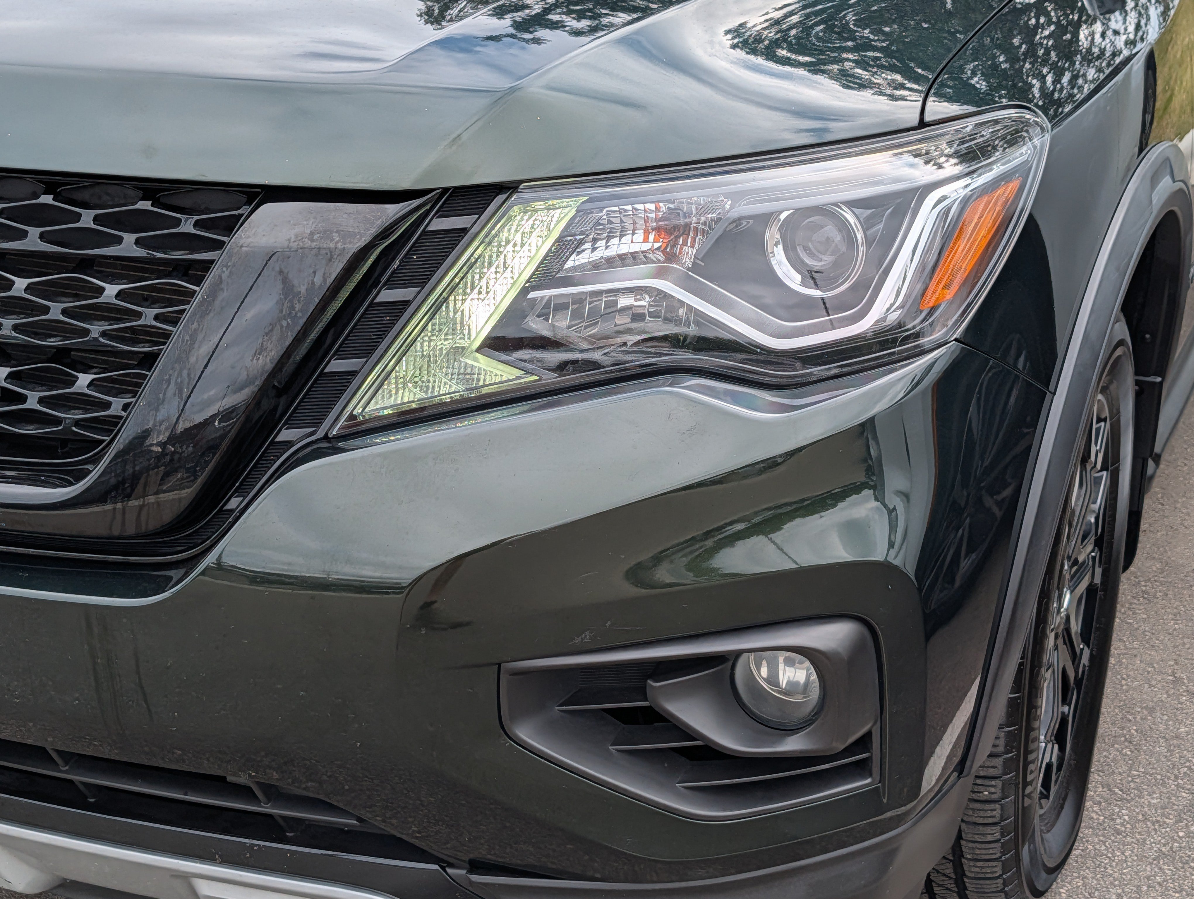 Used 2019 Nissan Pathfinder SL AWD/4WD image 16