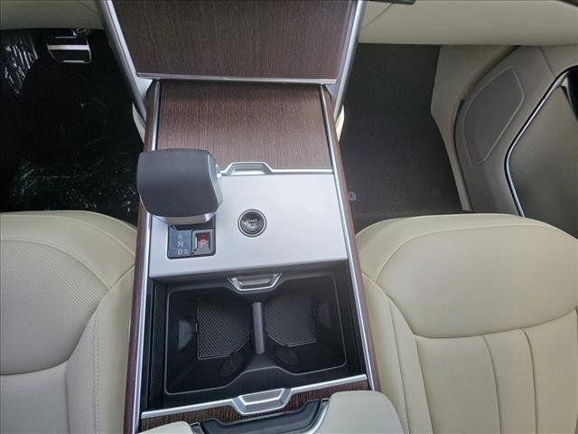 New 2025 Land Rover Range Rover Long Wheelbase SE image 25