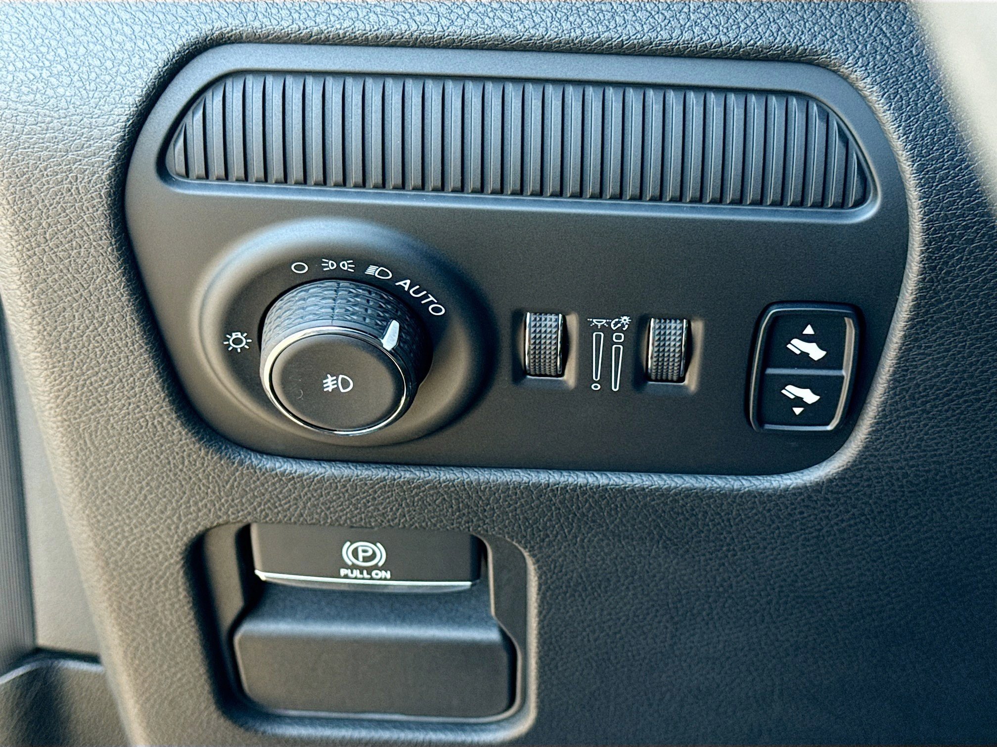 Used 2023 Jeep Wagoneer Series III w/ Convenience Group I image 34