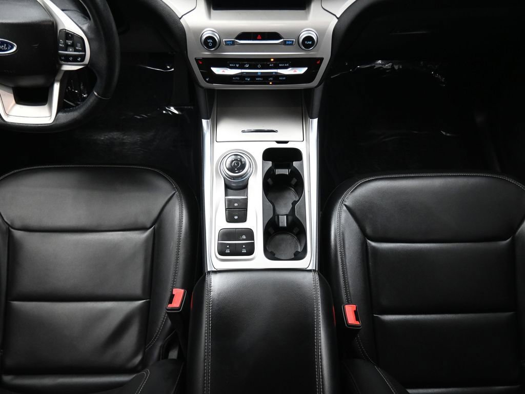 Used 2022 Ford Explorer XLT w/ Equipment Group 202A image 32