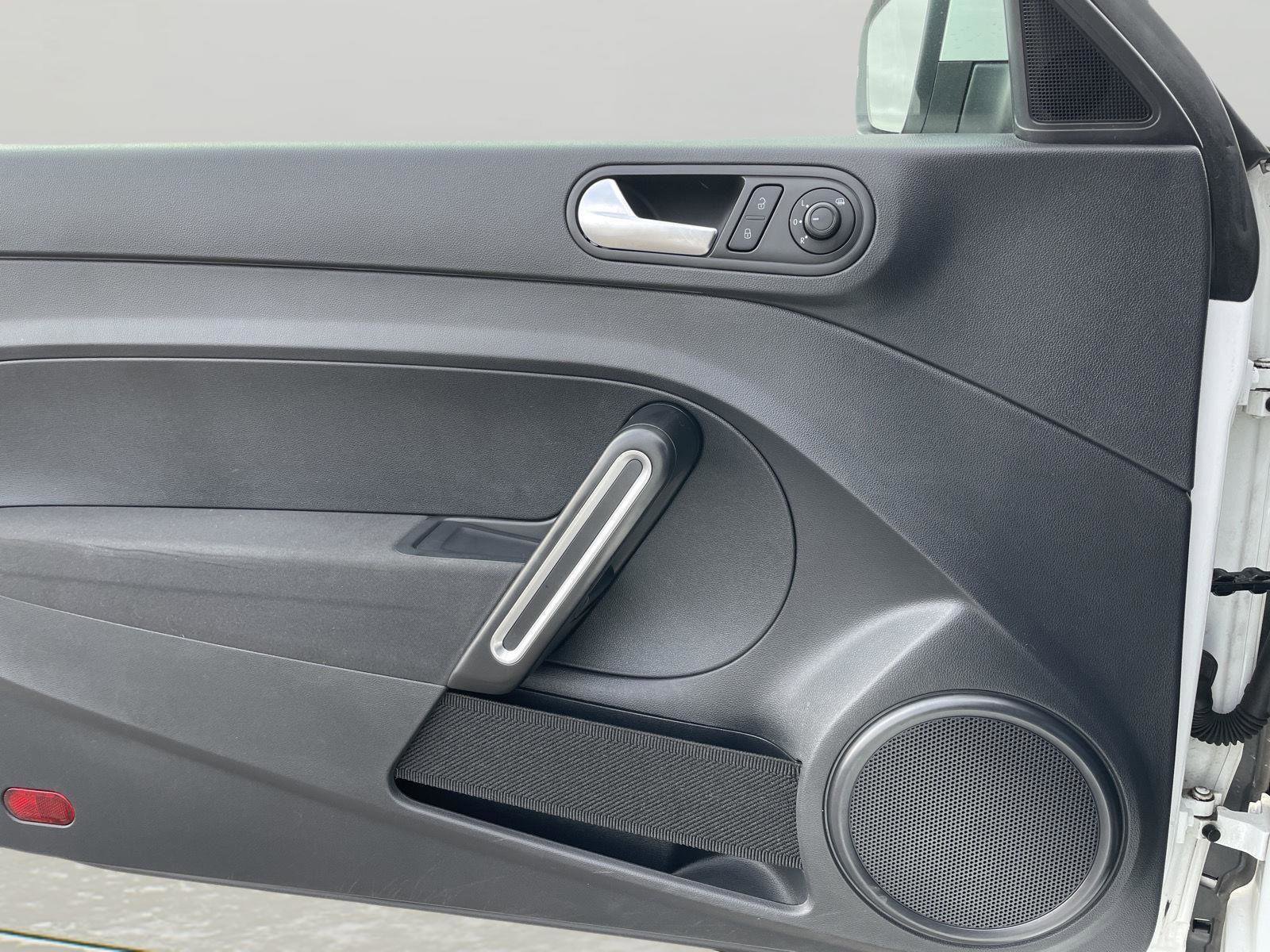 Used 2018 Volkswagen Beetle 2.0T S w/ Style & Comfort Package For S image 23