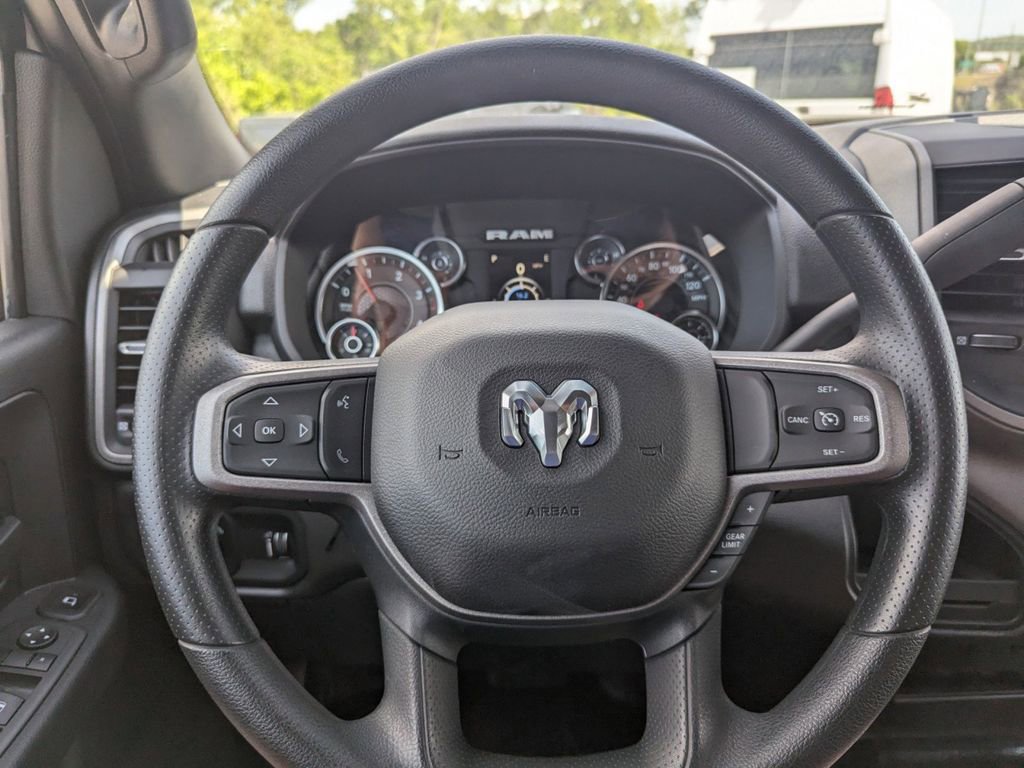 Used 2023 RAM 5500 Tradesman w/ Chrome Appearance Group image 20