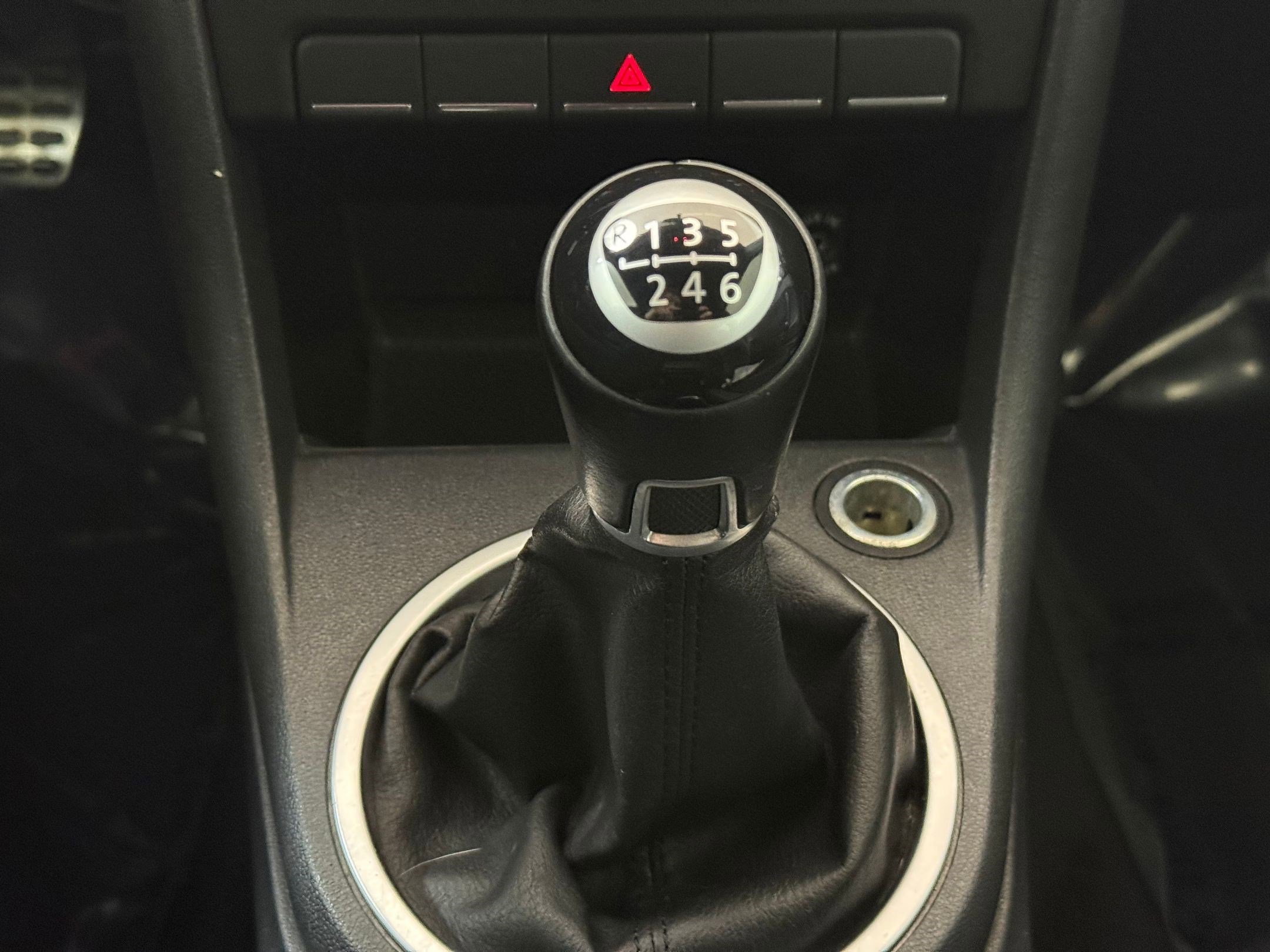 Used 2014 Volkswagen Beetle R-Line image 29