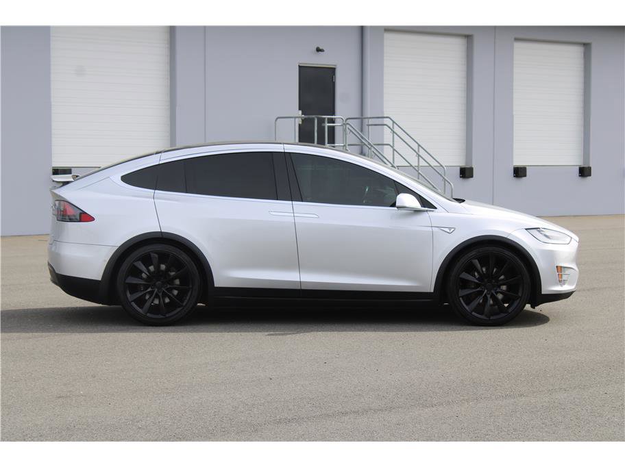 Used 2016 Tesla Model X 90D image 4