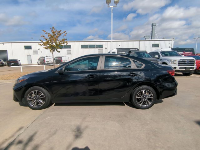 Used 2024 Kia Forte LXS w/ LXS Technology Package image 8