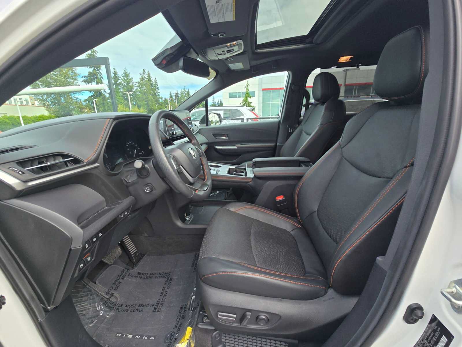 Used 2024 Toyota Sienna XSE w/ XSE Premium Package AWD/4WD image 21