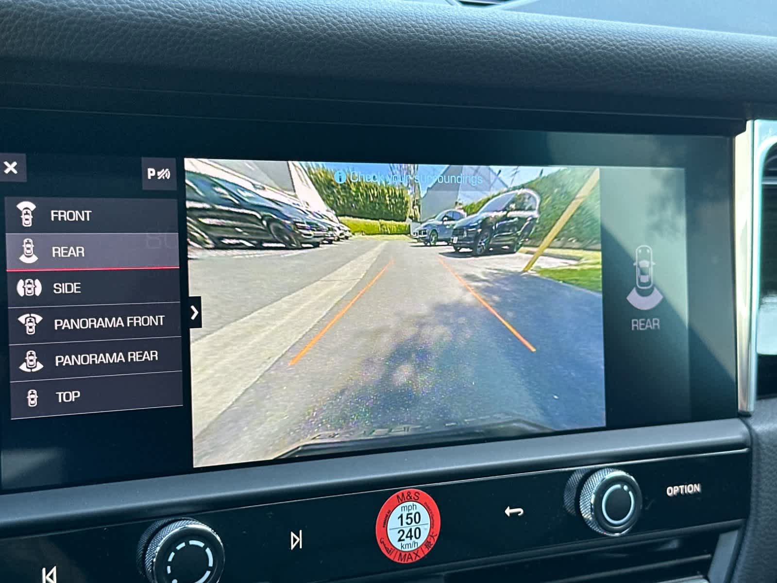 Certified 2025 Porsche Macan AWD/4WD image 22