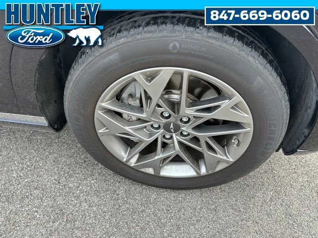 Used 2024 Genesis GV70 2.5T w/ Advanced Package image 8