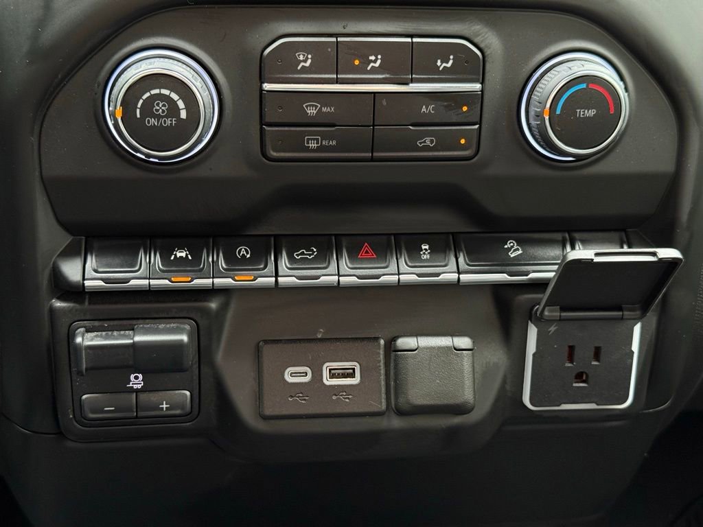 Used 2024 Chevrolet Silverado 1500 Custom Trail Boss w/ Dark Appearance Package AWD/4WD image 27