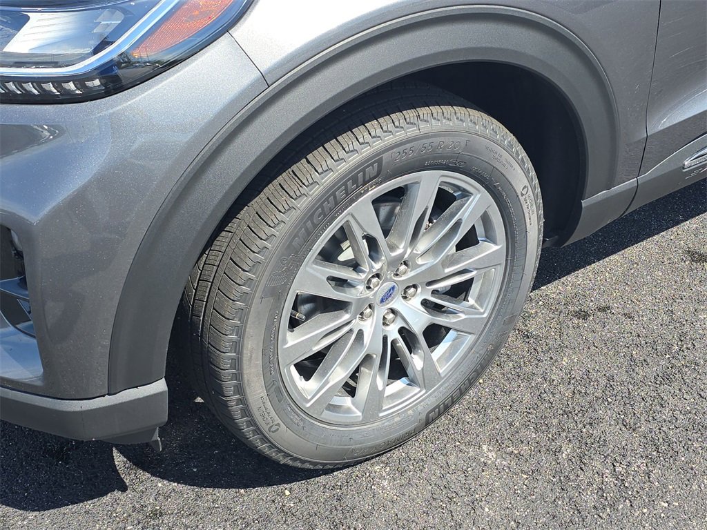 Used 2025 Ford Explorer Active w/ Active Comfort Package image 15