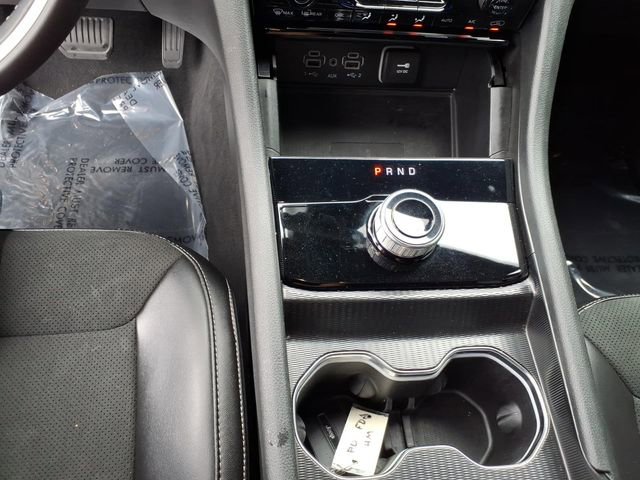 Used 2025 Jeep Grand Cherokee Altitude RWD image 16