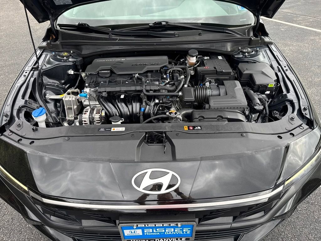 Used 2025 Hyundai Elantra SEL image 33
