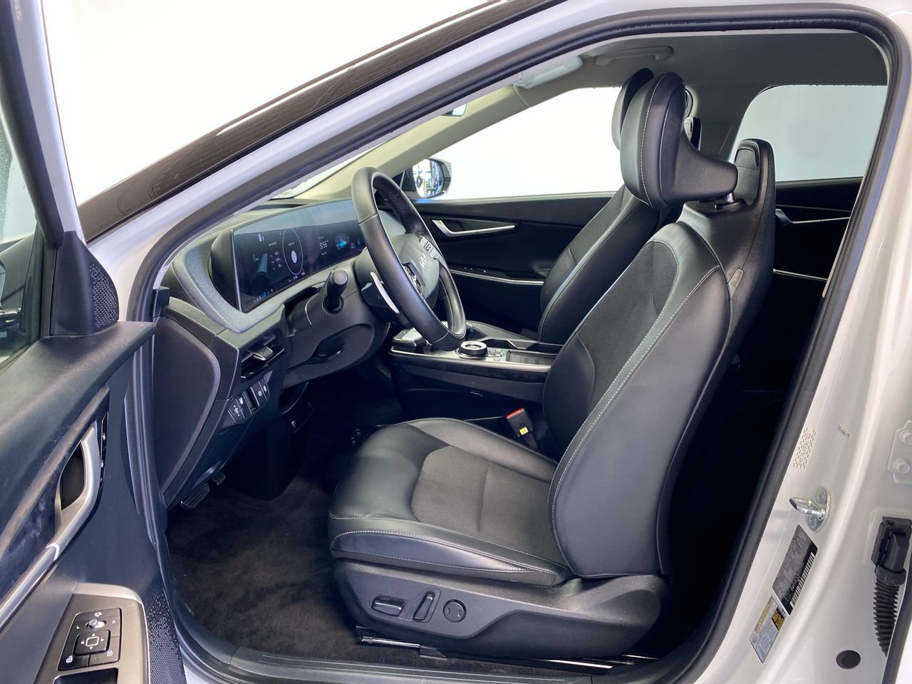 Certified 2024 Kia EV6 Light RWD image 16
