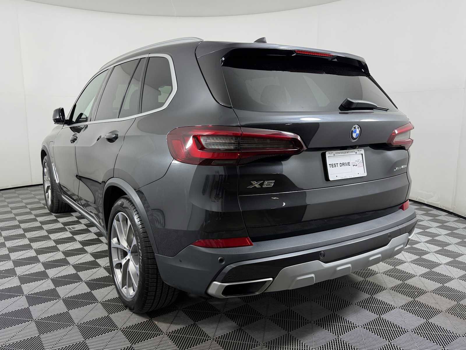 Used 2021 BMW X5 xDrive45e w/ Premium Package image 4