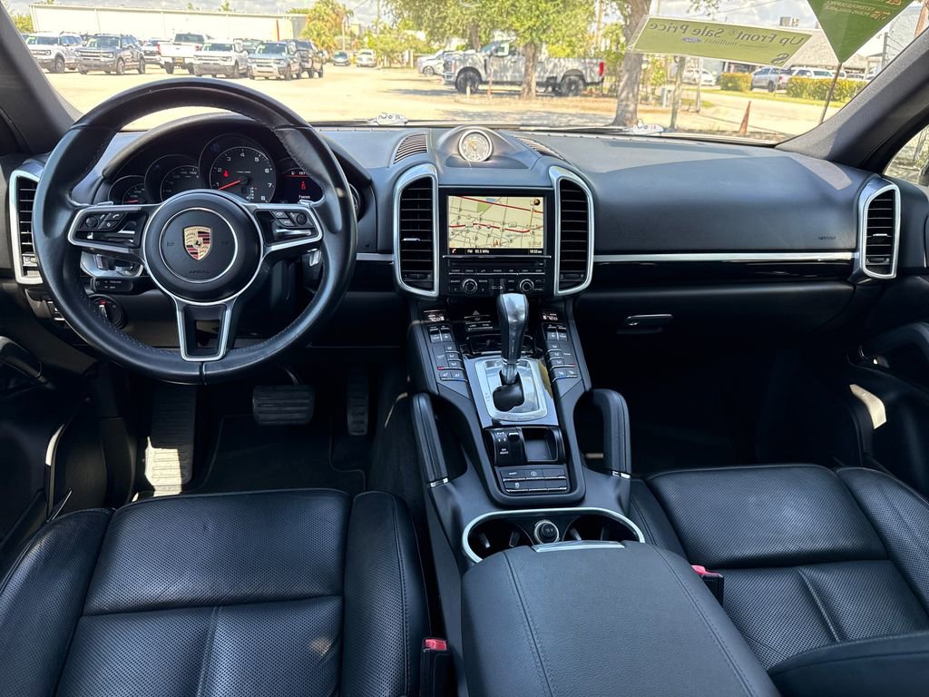Used 2016 Porsche Cayenne AWD/4WD image 5