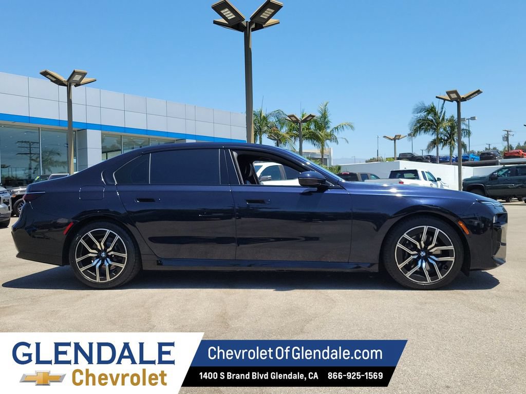 Used 2024 BMW 740i RWD image 10