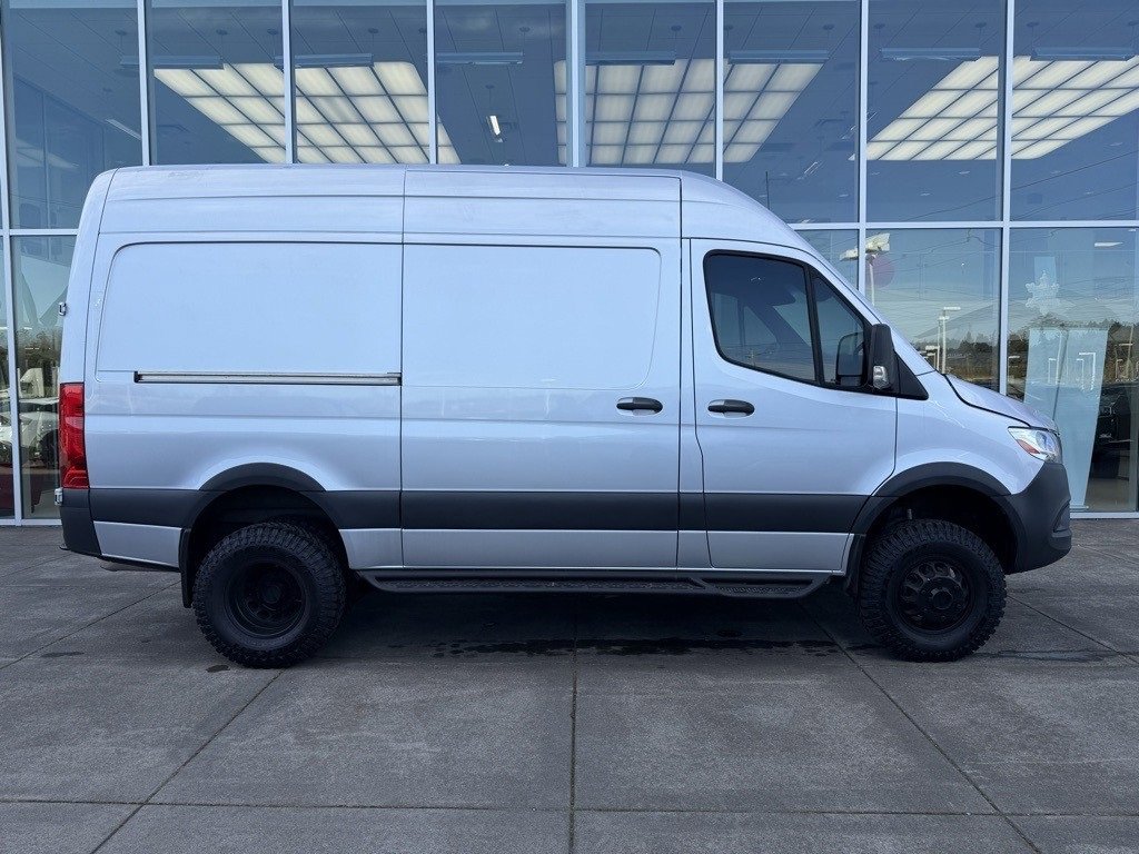 Used 2023 Mercedes-Benz Sprinter 144 Cargo image 8