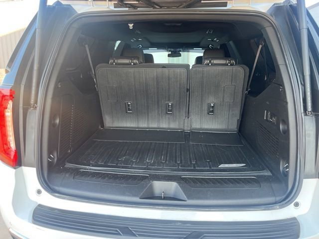 Used 2023 GMC Yukon XL SLT w/ SLT Premium Package image 8