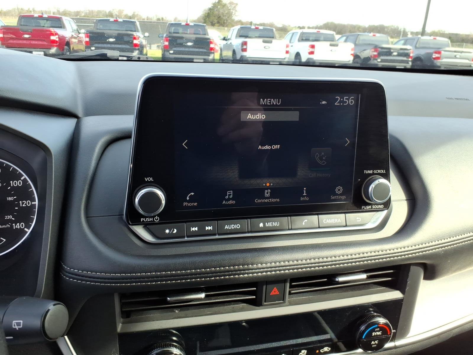 Used 2024 Nissan Rogue SV image 18