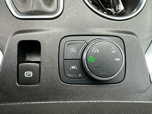 Used 2022 Chevrolet Traverse LT w/ LPO, Floor Liner Package image 40