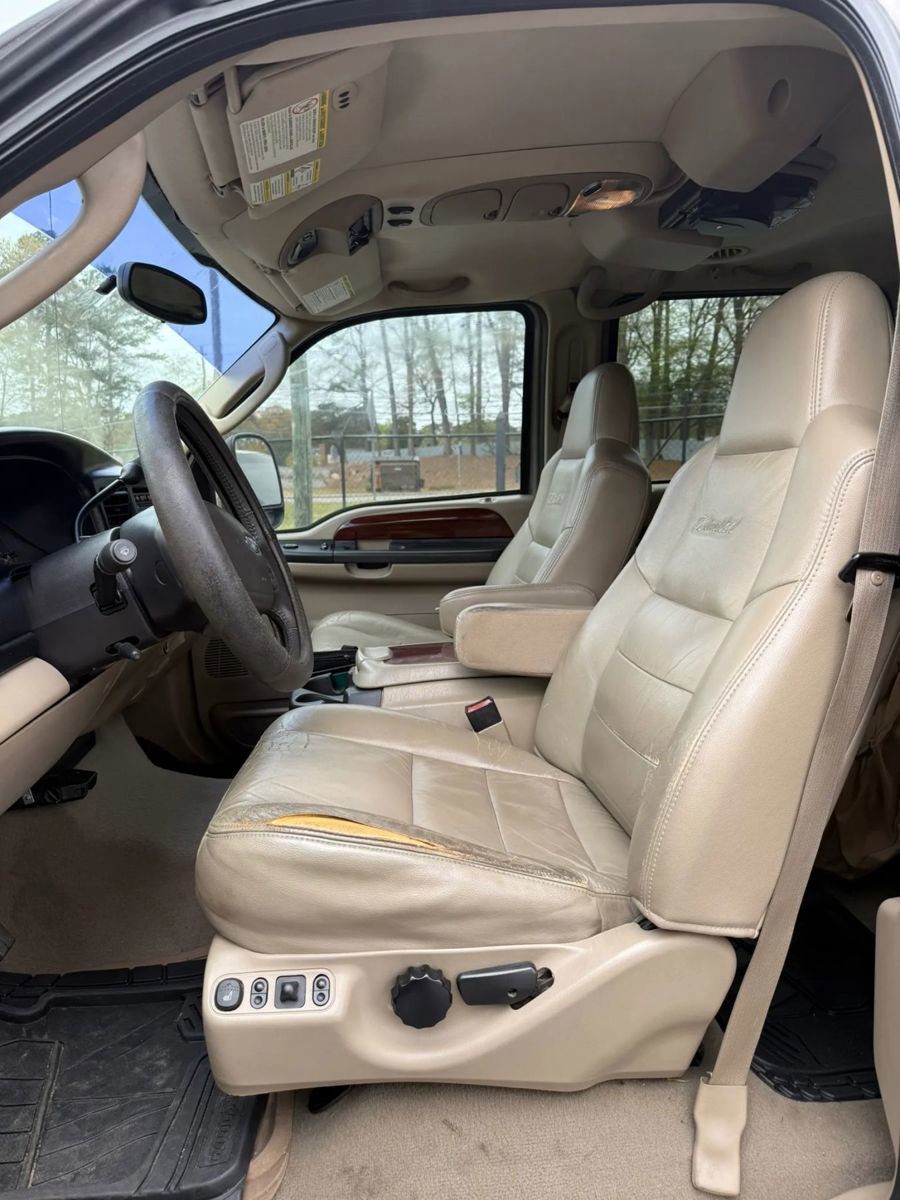 Used 2005 Ford Excursion Limited RWD image 6