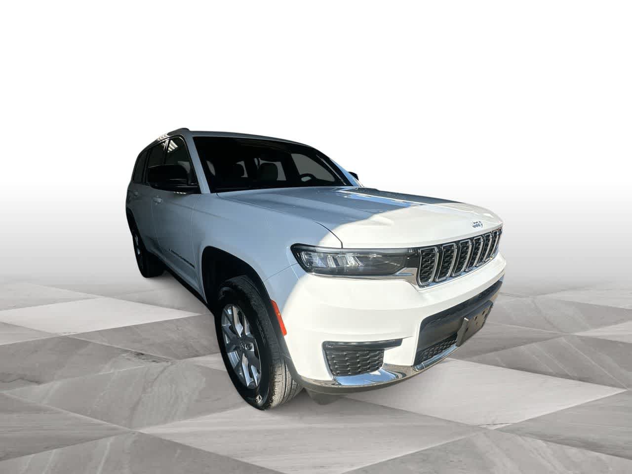 Used 2023 Jeep Grand Cherokee L Limited AWD/4WD image 2