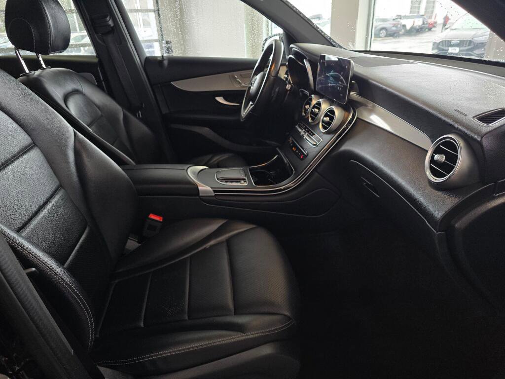 Used 2022 Mercedes-Benz GLC 300 image 45