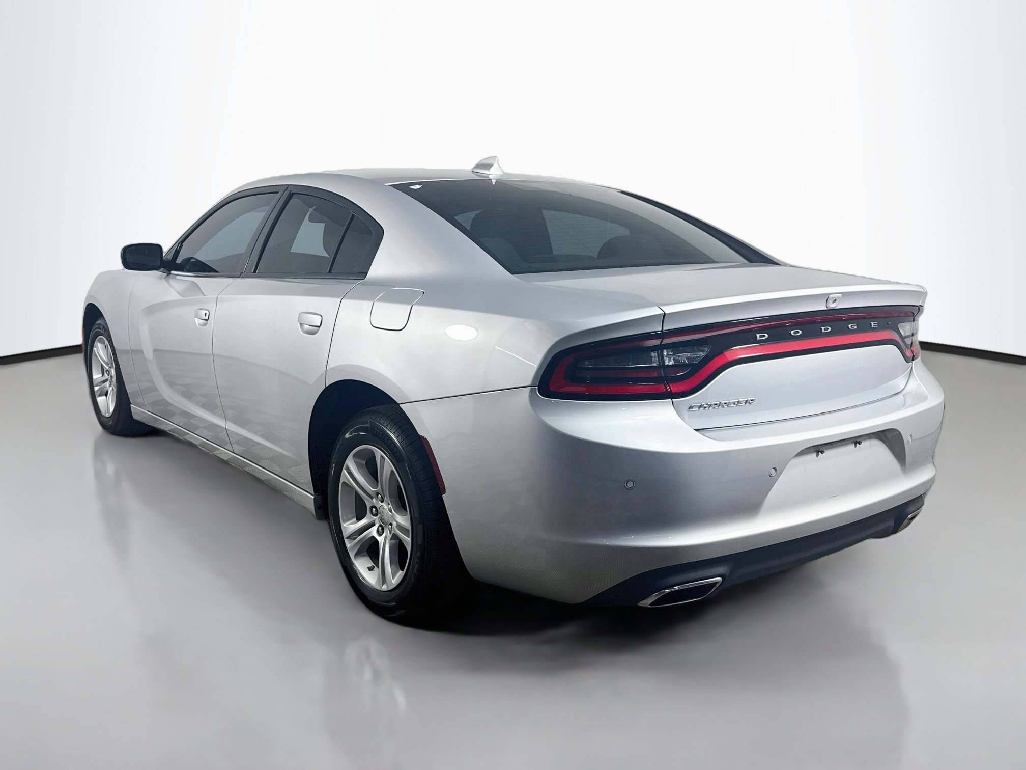 Used 2023 Dodge Charger SXT RWD image 7