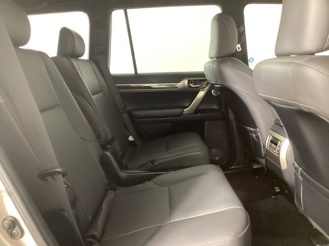 Used 2021 Lexus GX 460 Premium w/ Accessory Package AWD/4WD image 24