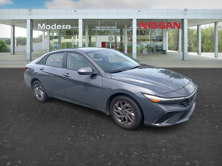 Used 2024 Hyundai Elantra SEL FWD image 7