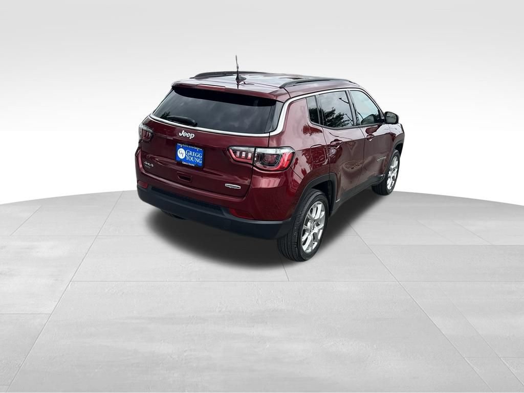Used 2022 Jeep Compass Latitude AWD/4WD image 7