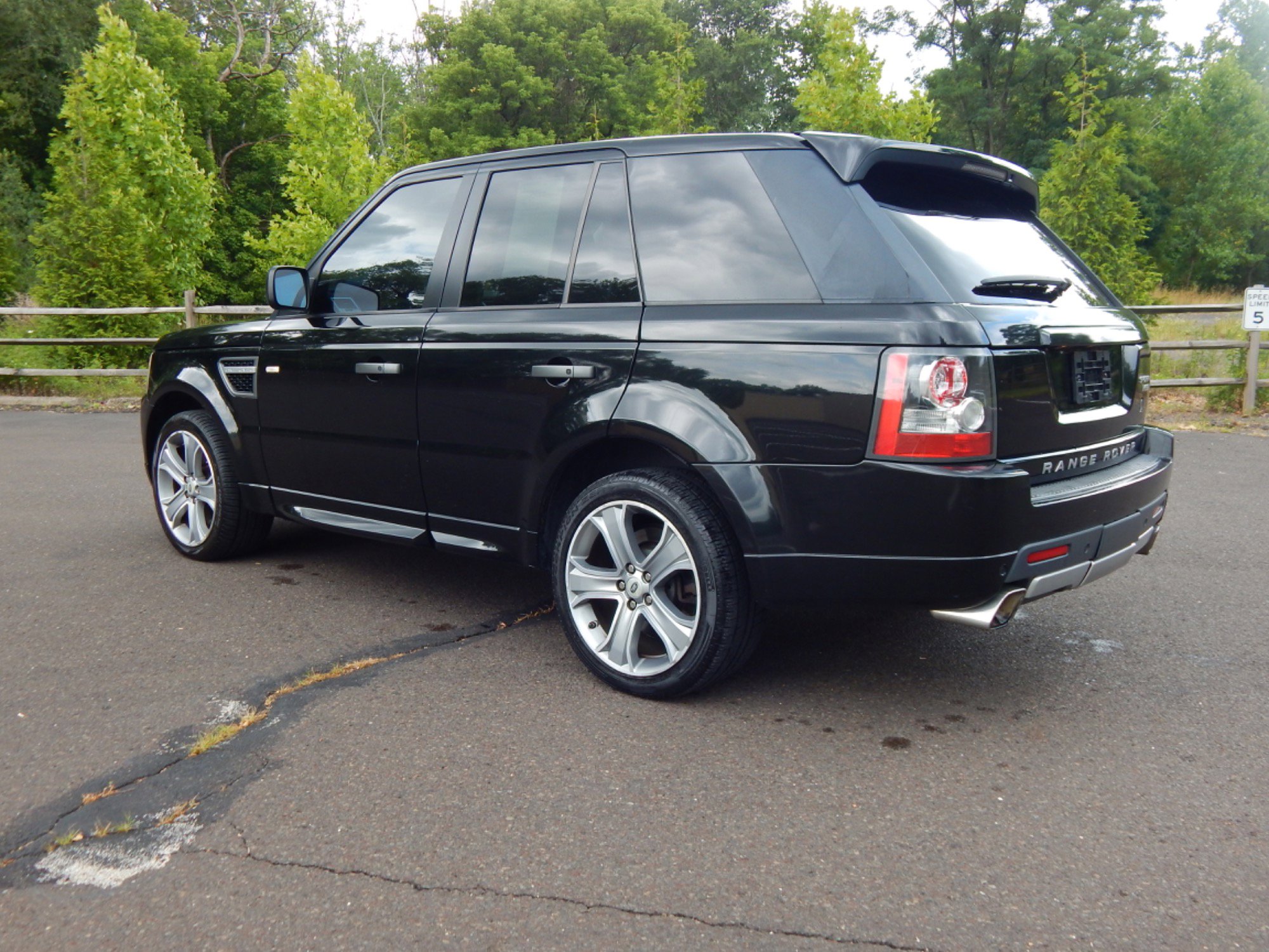 Used 2011 Land Rover Range Rover Sport HSE AWD/4WD image 12