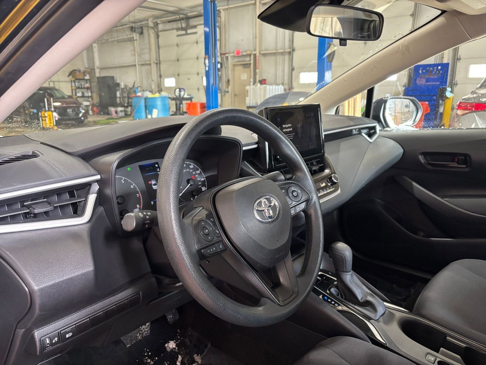 Used 2025 Toyota Corolla LE image 33