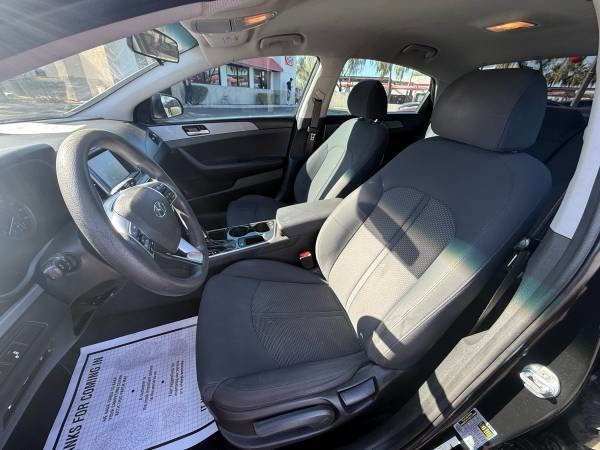 Used 2018 Hyundai Sonata SE FWD image 18