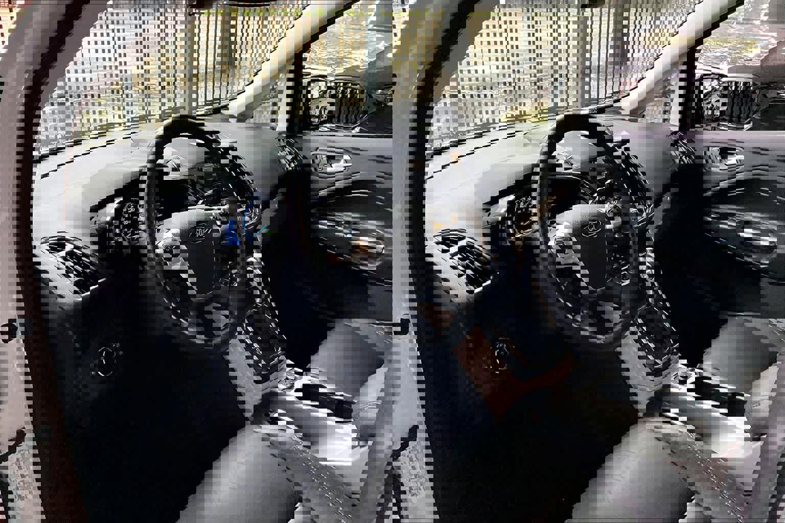 Used 2015 Ford C-MAX Energi SEL w/ Equipment Group 303A image 17