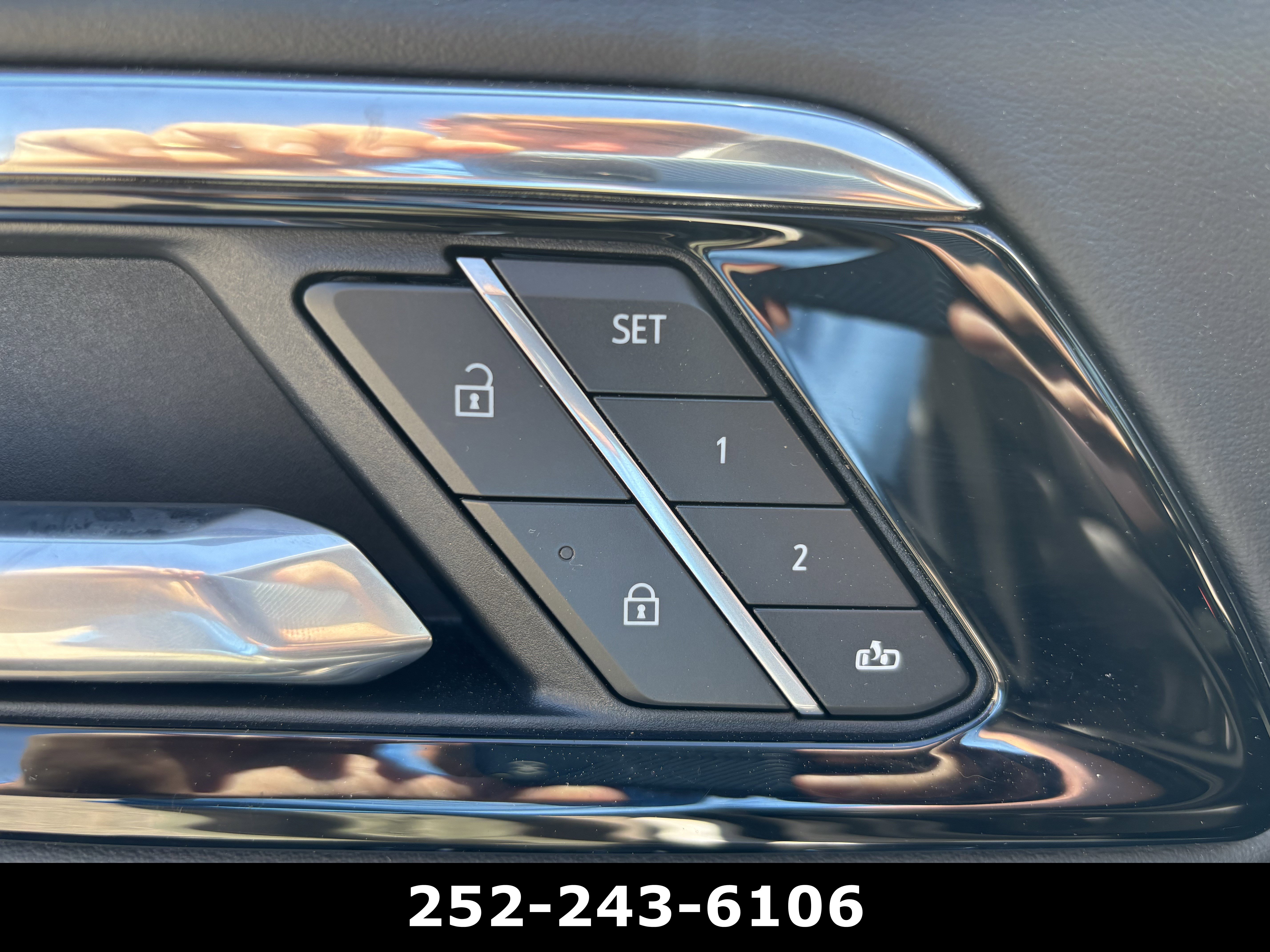 Used 2025 Chevrolet Tahoe High Country AWD/4WD image 35