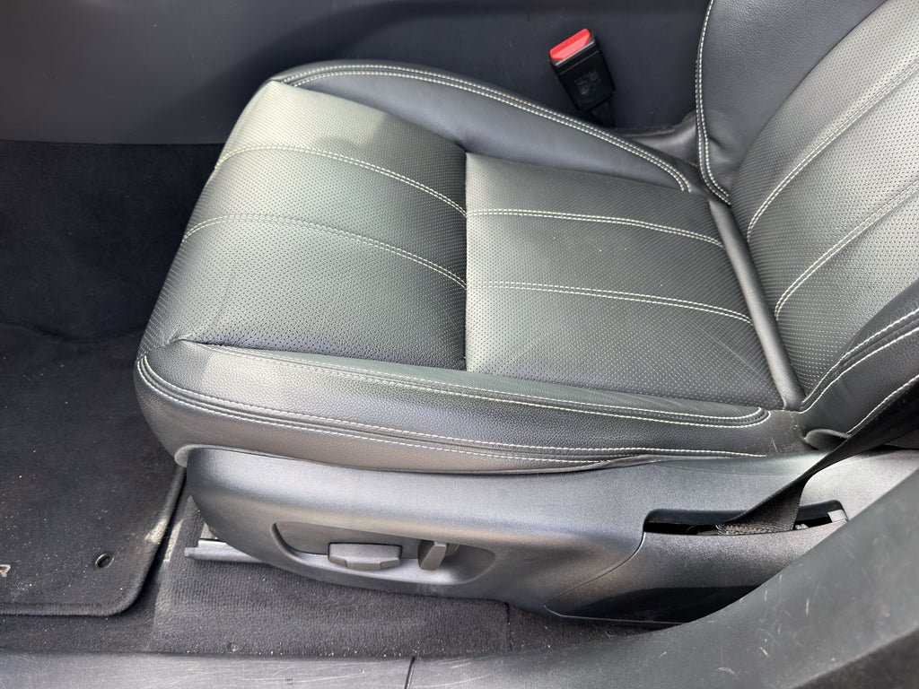 Used 2019 Land Rover Range Rover Velar S image 12