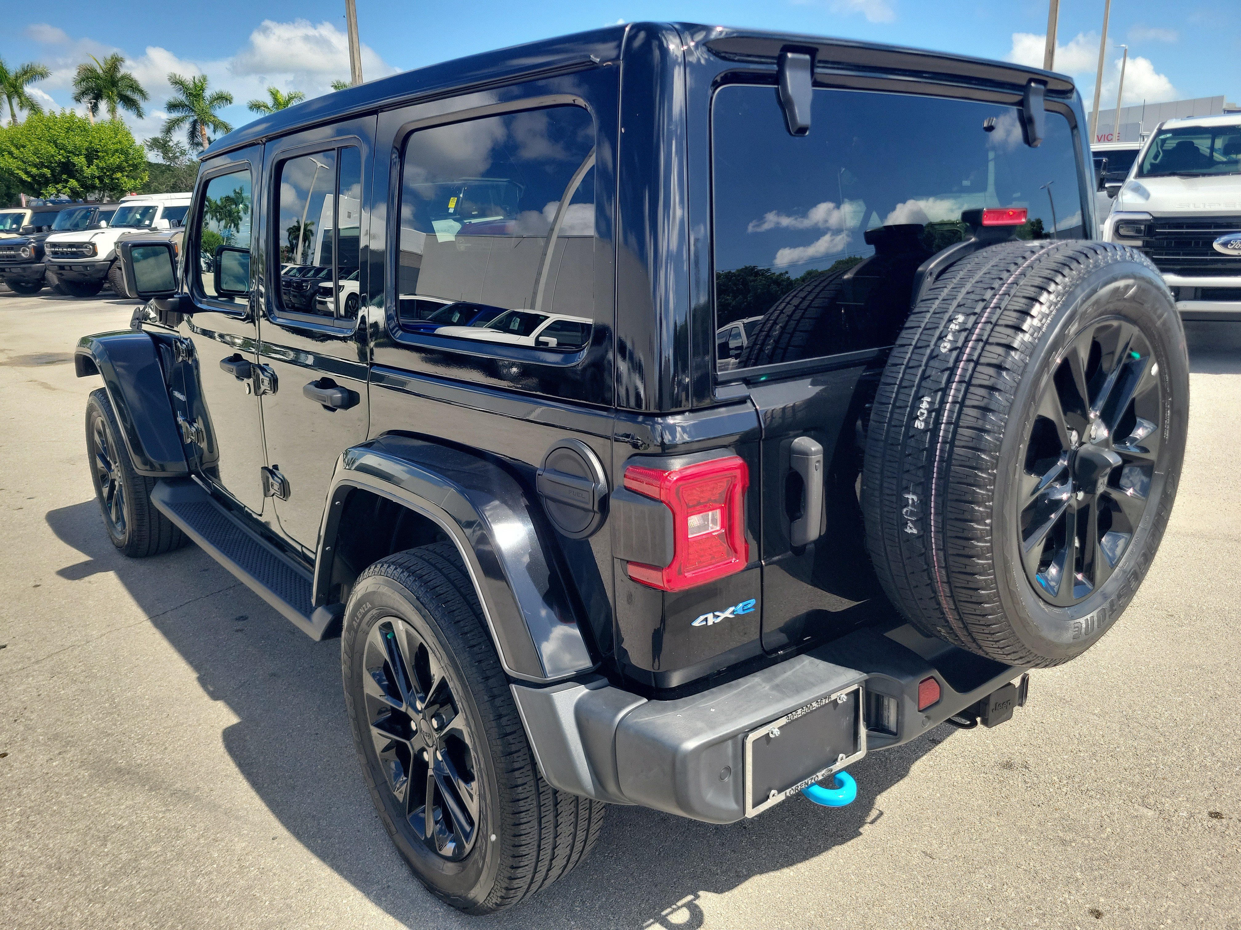 Used 2022 Jeep Wrangler Unlimited Sahara w/ Safety Group AWD/4WD image 7