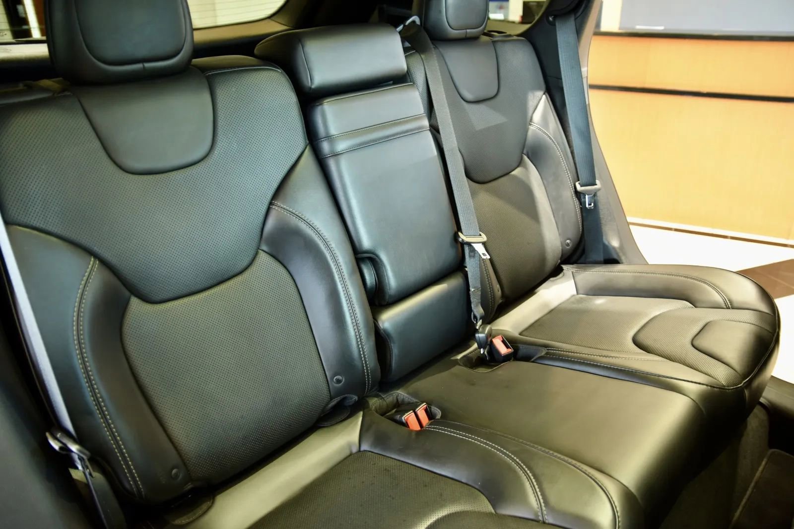 Used 2019 Jeep Cherokee Limited image 24