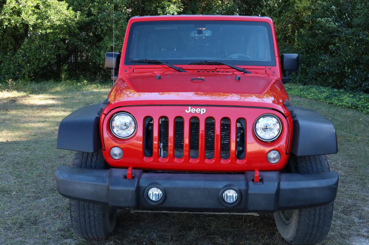 Used 2018 Jeep Wrangler Unlimited Rubicon w/ Cold Weather Group AWD/4WD image 28