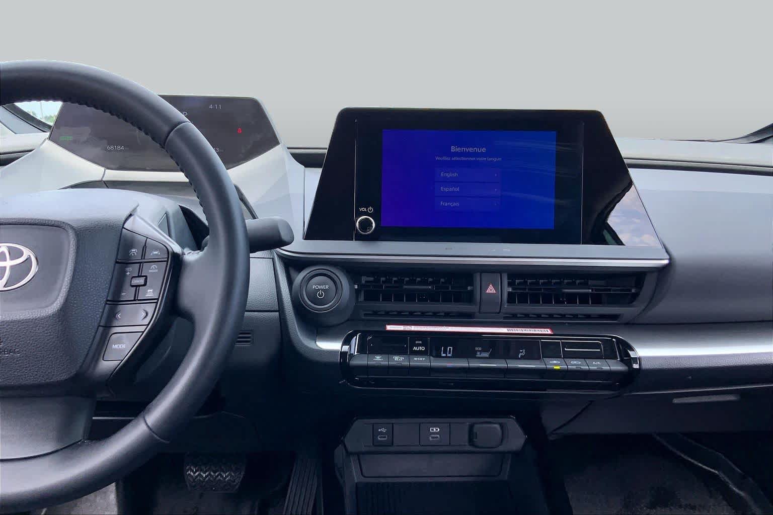 Used 2025 Toyota Prius LE FWD image 7