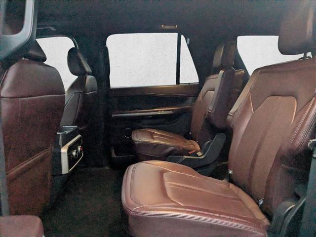Used 2023 Ford Expedition Limited image 21