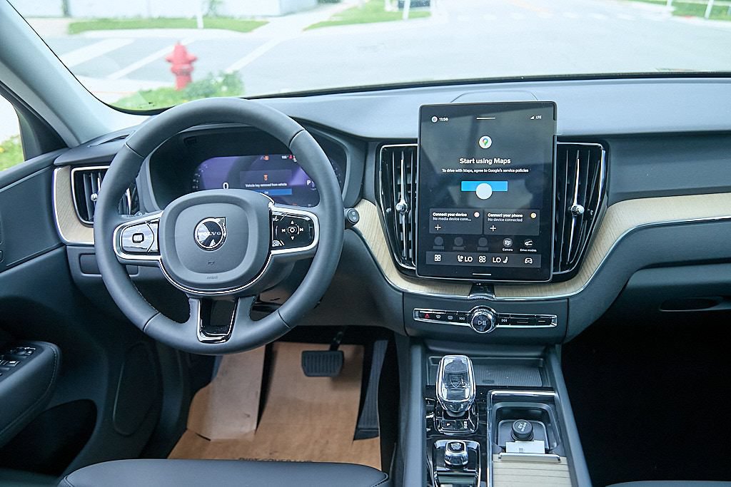 New 2026 Volvo XC60 B5 Plus w/ Climate Package AWD/4WD image 24
