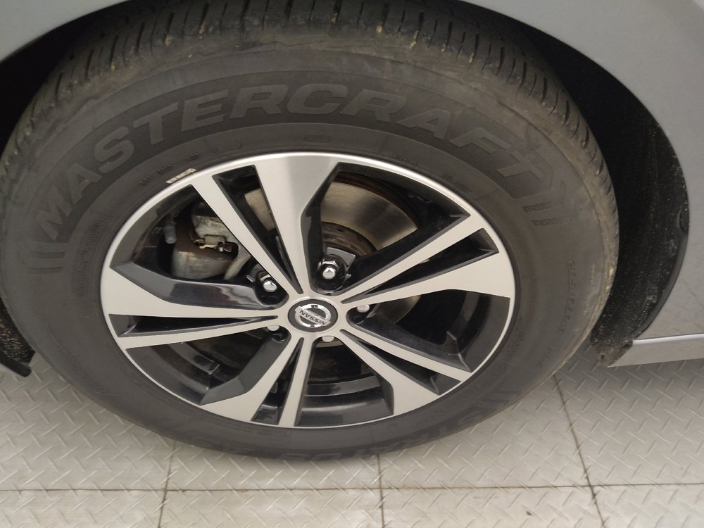 Used 2023 Nissan Sentra SV FWD image 31