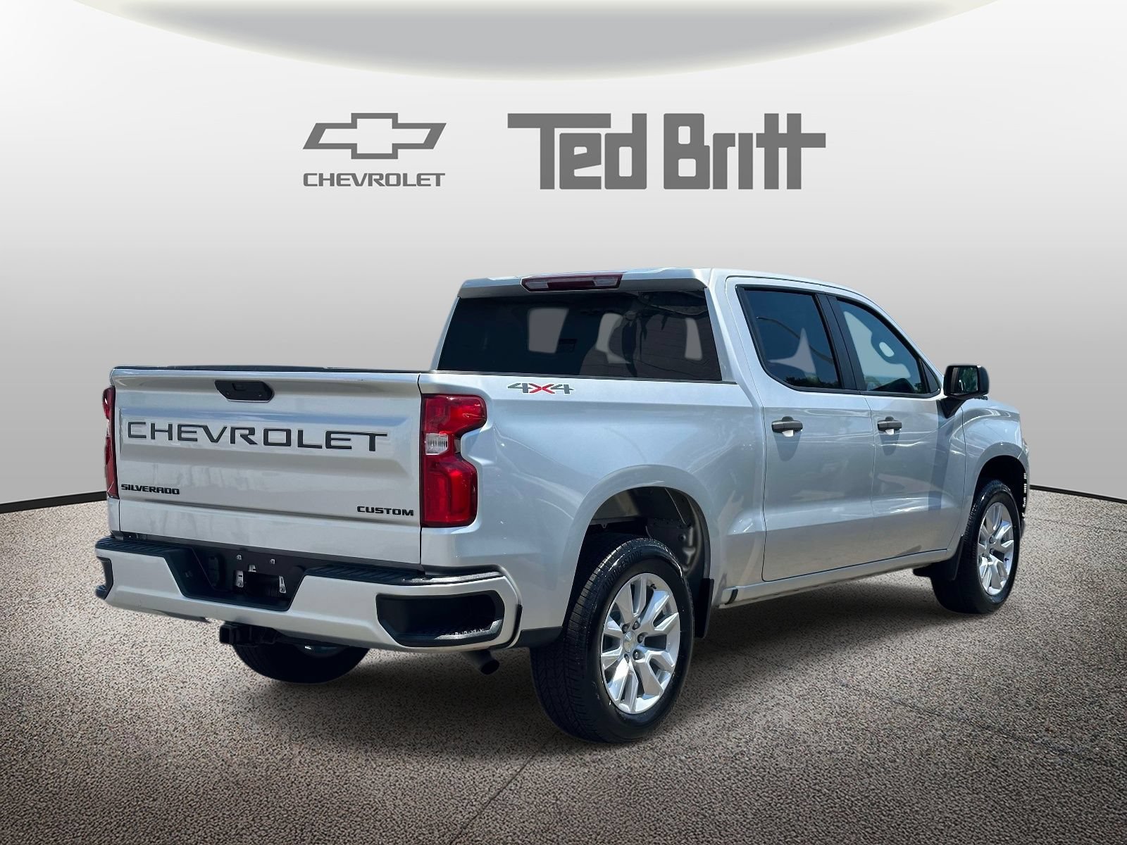 Certified 2022 Chevrolet Silverado 1500 Custom w/ LPO, Dark Essentials Package AWD/4WD image 4