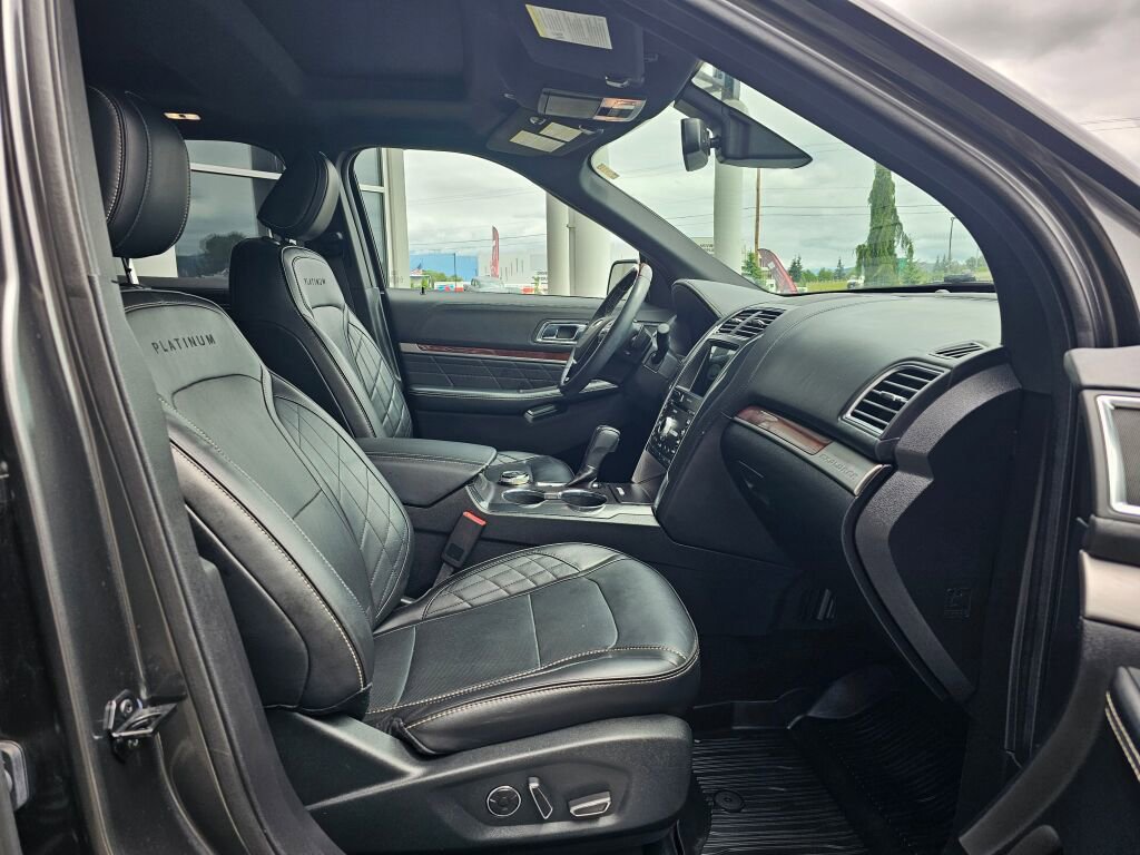Used 2018 Ford Explorer Platinum AWD/4WD image 11