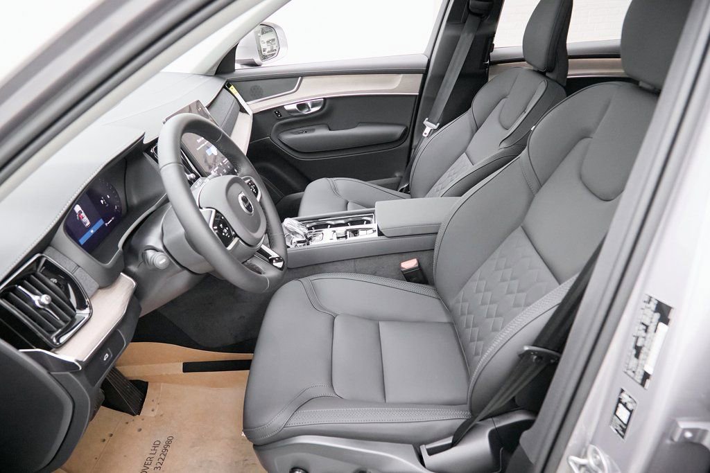 New 2026 Volvo XC90 B6 Core image 16