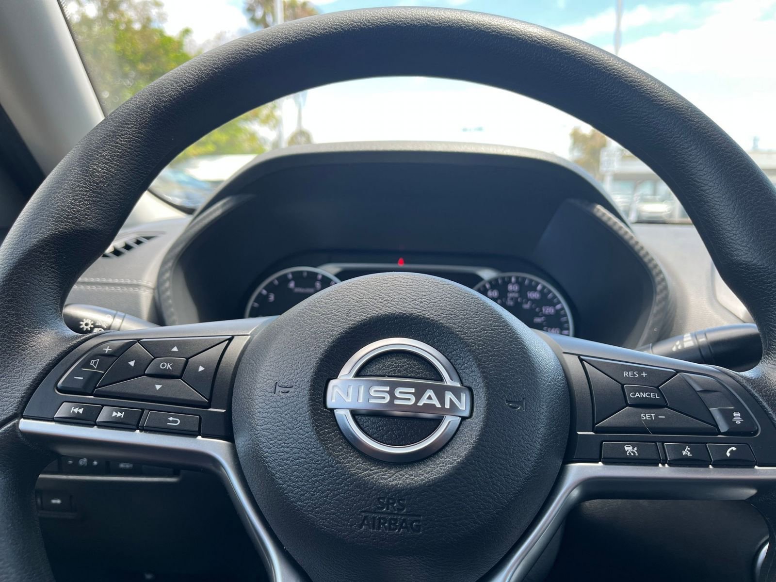 Used 2025 Nissan Sentra SV FWD image 28