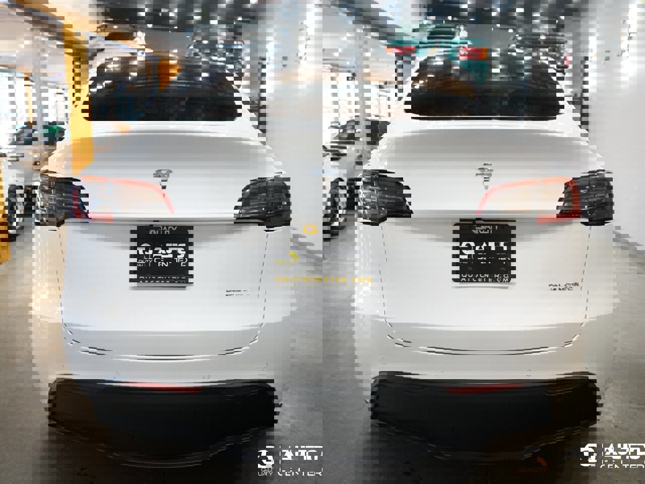 Used 2022 Tesla Model Y Long Range AWD/4WD image 5